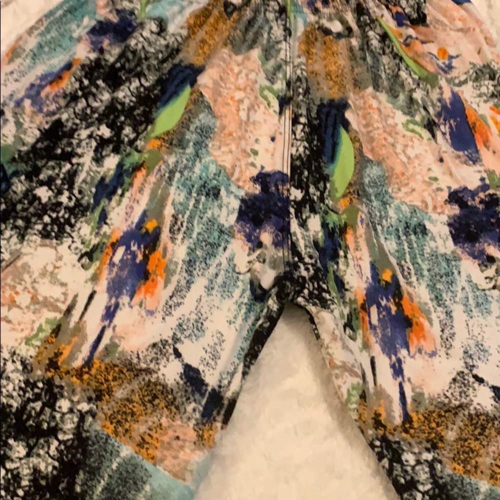 BEAUTIFUL BNWOT EXTRA CURVY AMELIA JAMES LEGGINGS